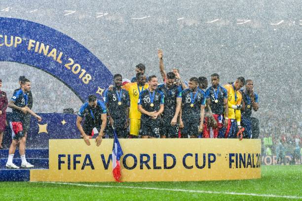 随着她出发 随着她出发