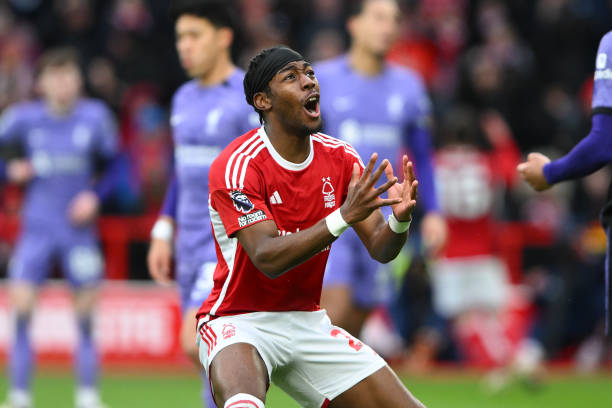 首先是与球 首先是与球