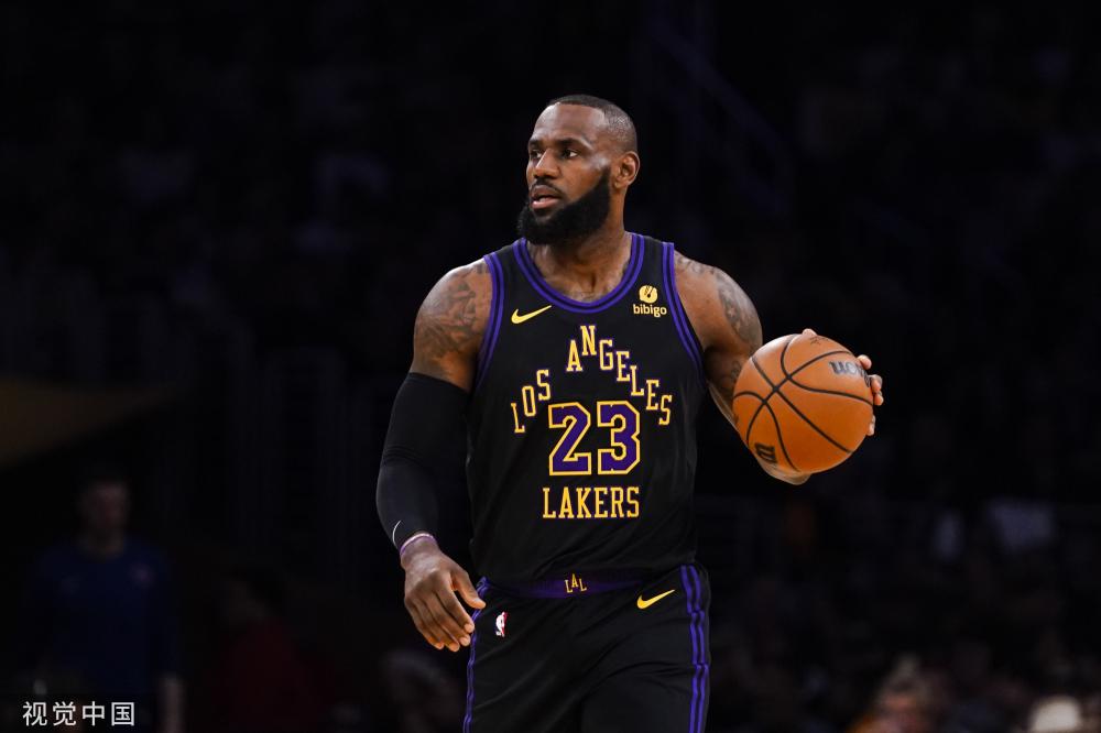 在悲痛中尤 在悲痛中尤